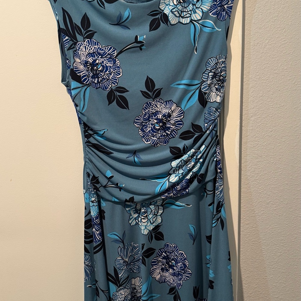 EN FOCUS Studio Blue Floral Midi Dress